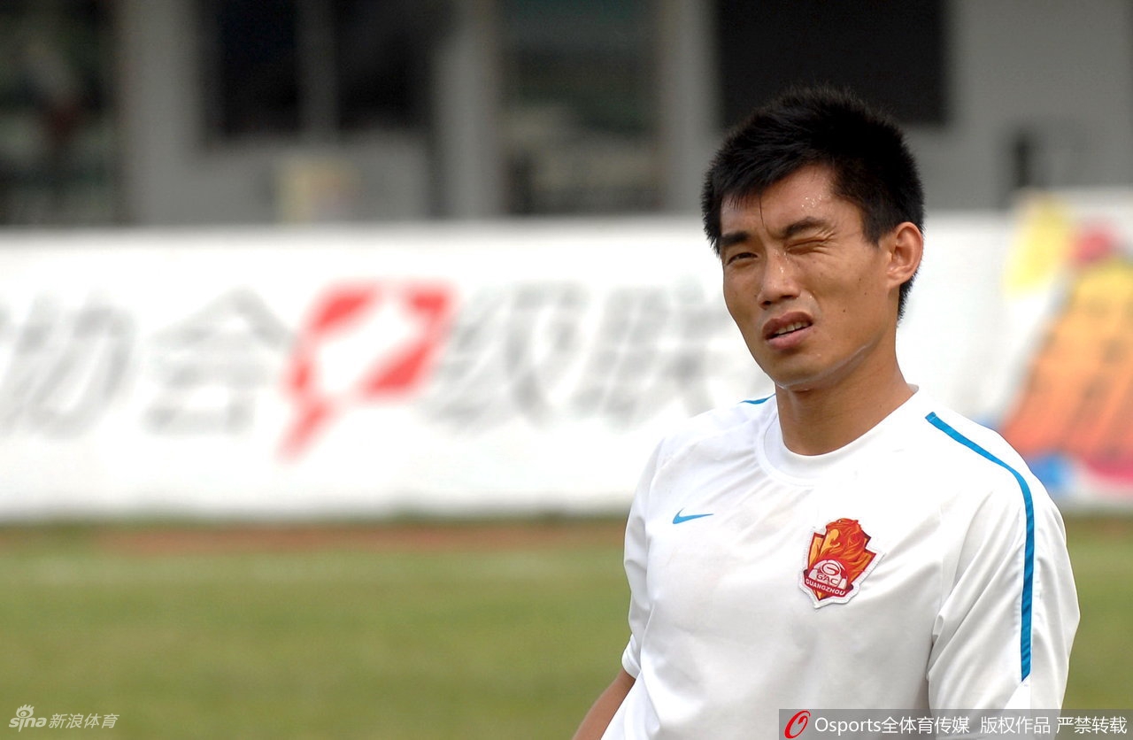 郑智出任广州队执行主教练兼球员