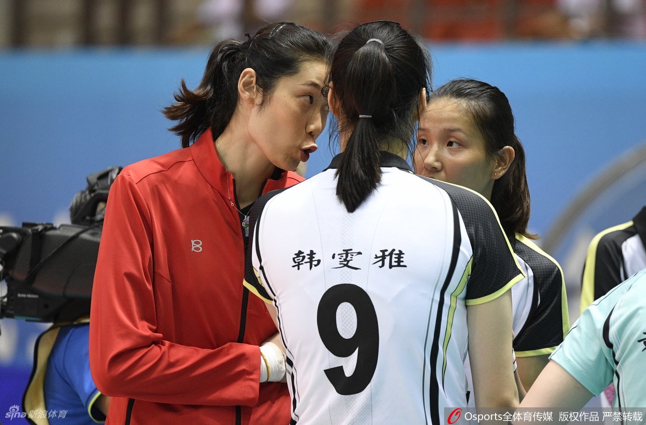 [全运]河南女排0-3遭上海横扫 朱婷伤停变送水工