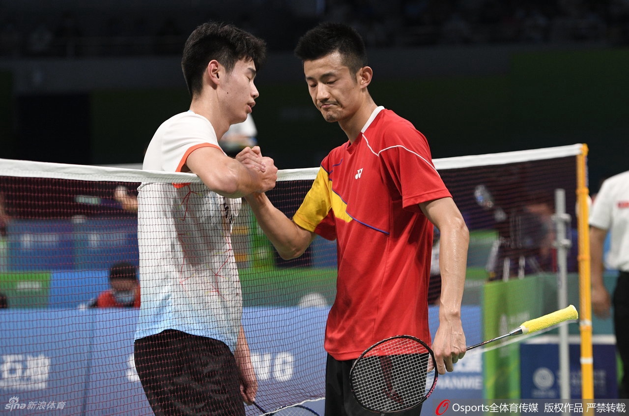 全运羽毛球男单1/4决赛 谌龙2-0晋级四强