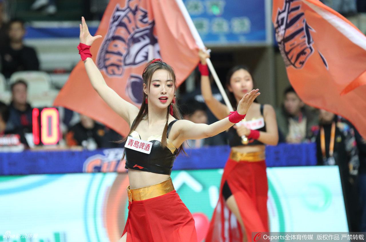 上海大鲨鱼拉拉队