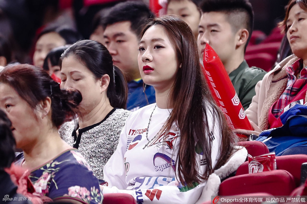 女神们快乐！致敬中国篮坛球员的另一半