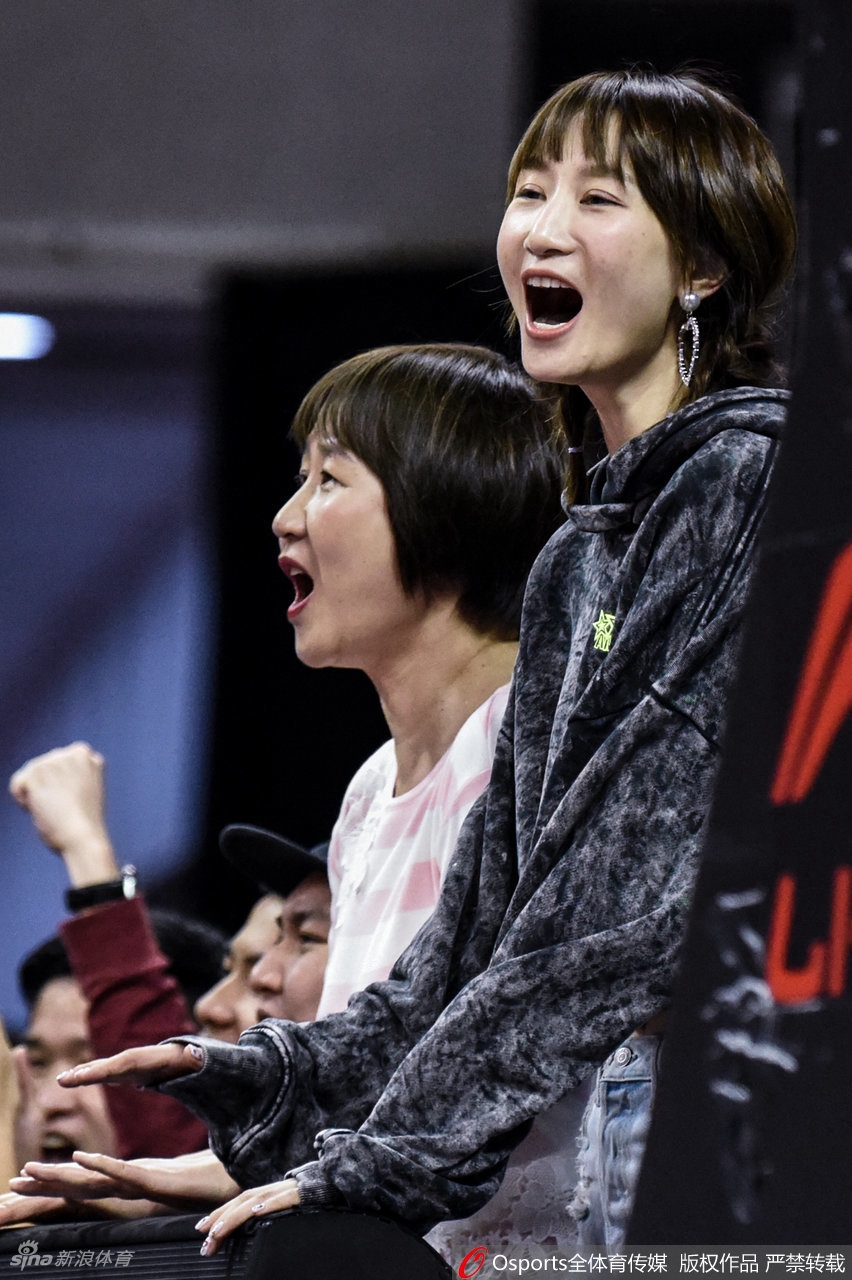 女神们快乐！致敬中国篮坛球员的另一半