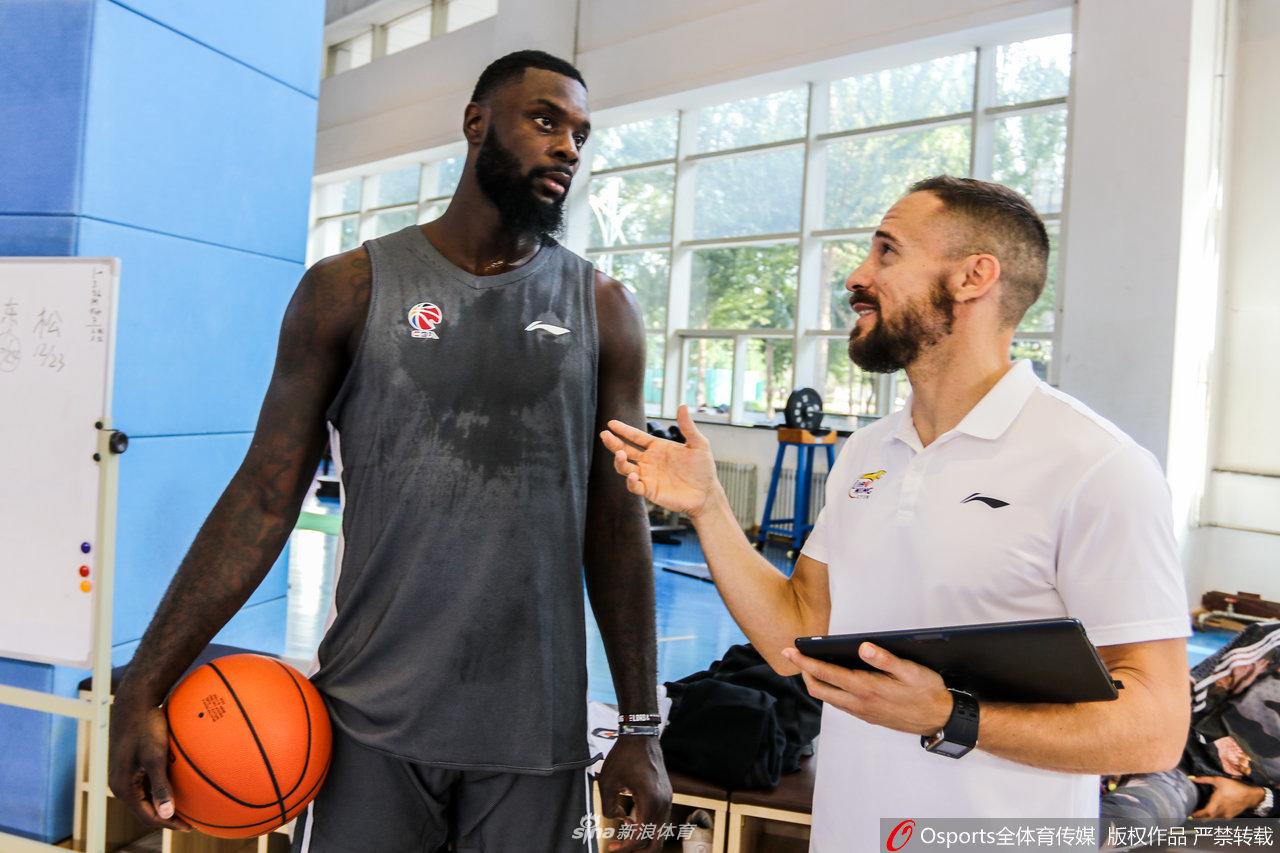 与体能教练马库斯