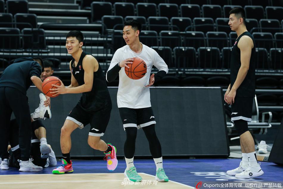 广州龙狮备战训练