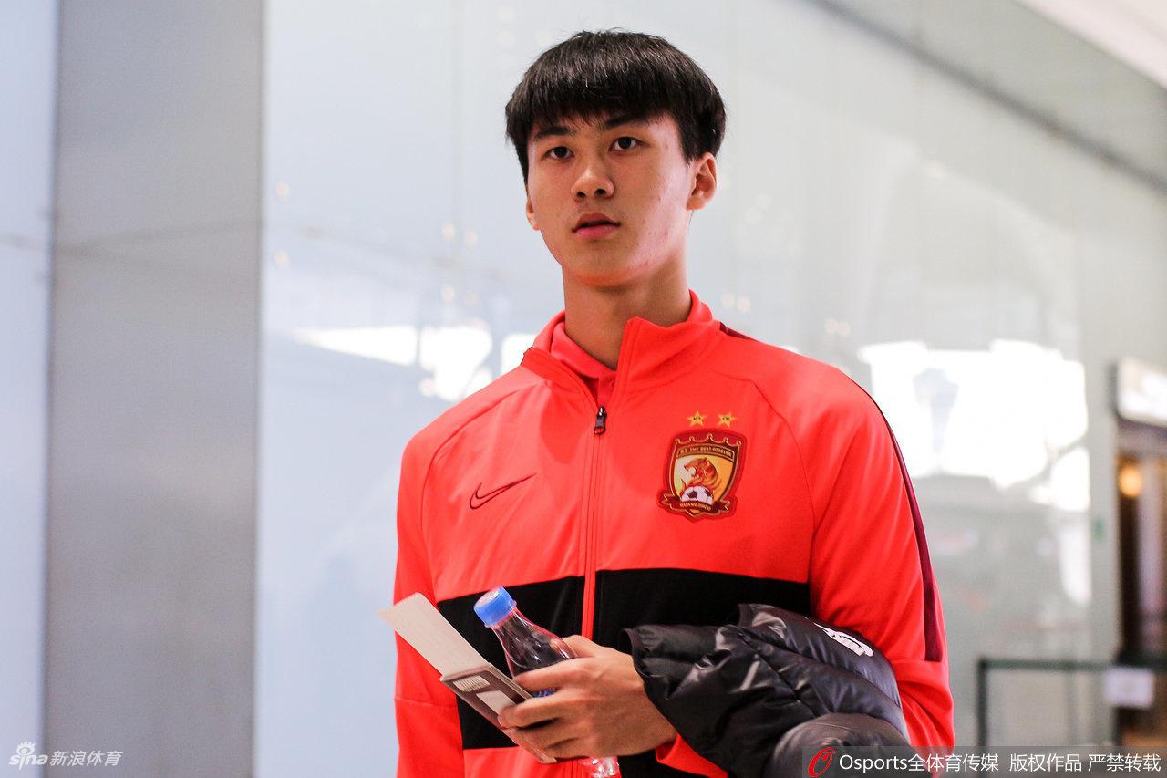 恒大出征迪拜冬训备战新赛季 郜林冯潇霆曾诚缺席