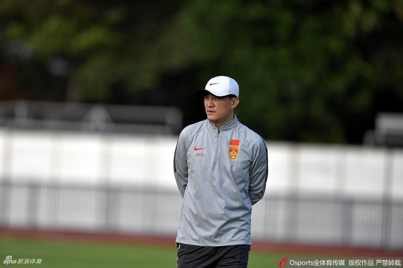 国奥踩场训练备战伊朗 无缘出线众队员不苟言笑