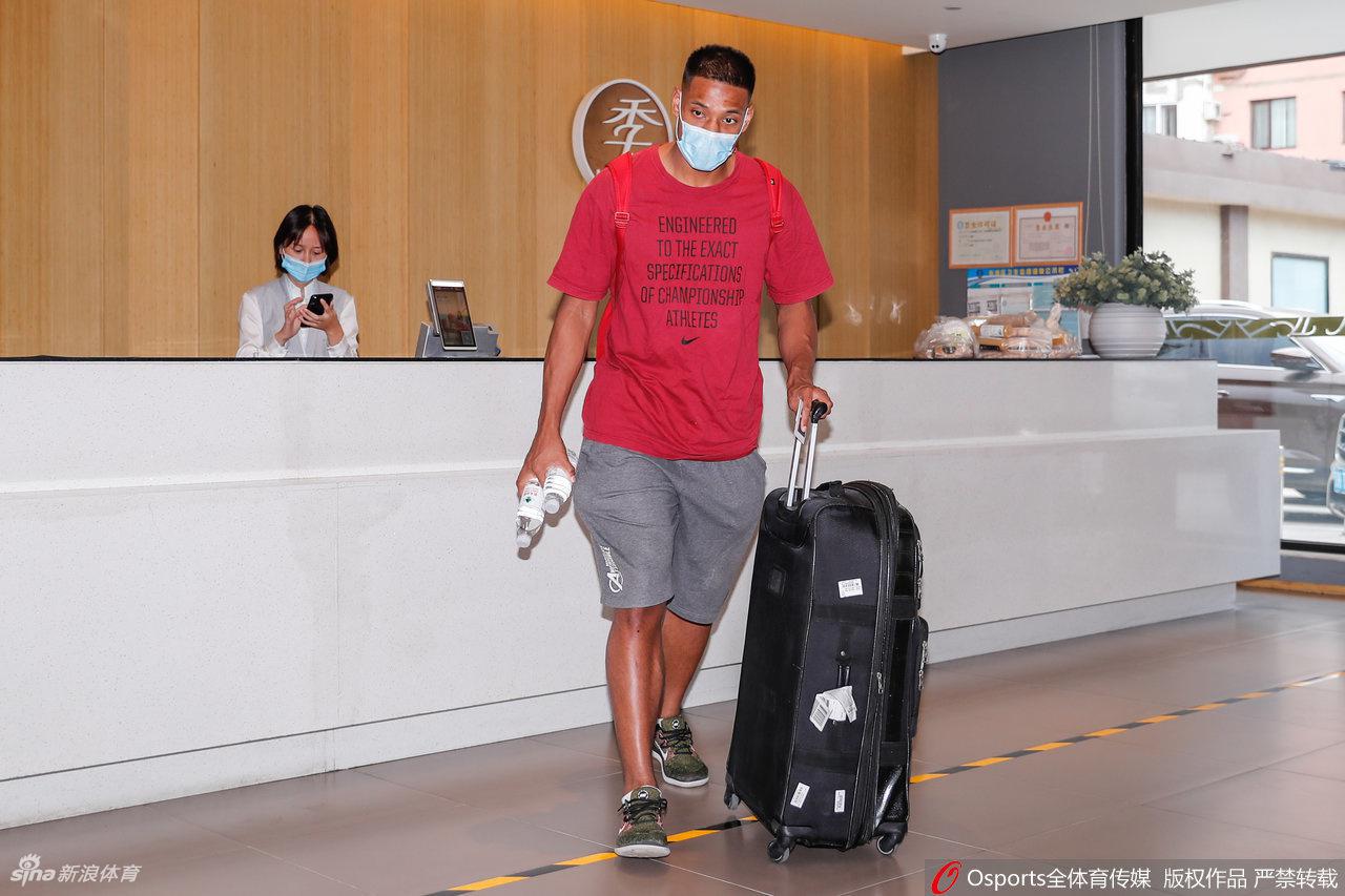 祝铭震（广州龙狮）