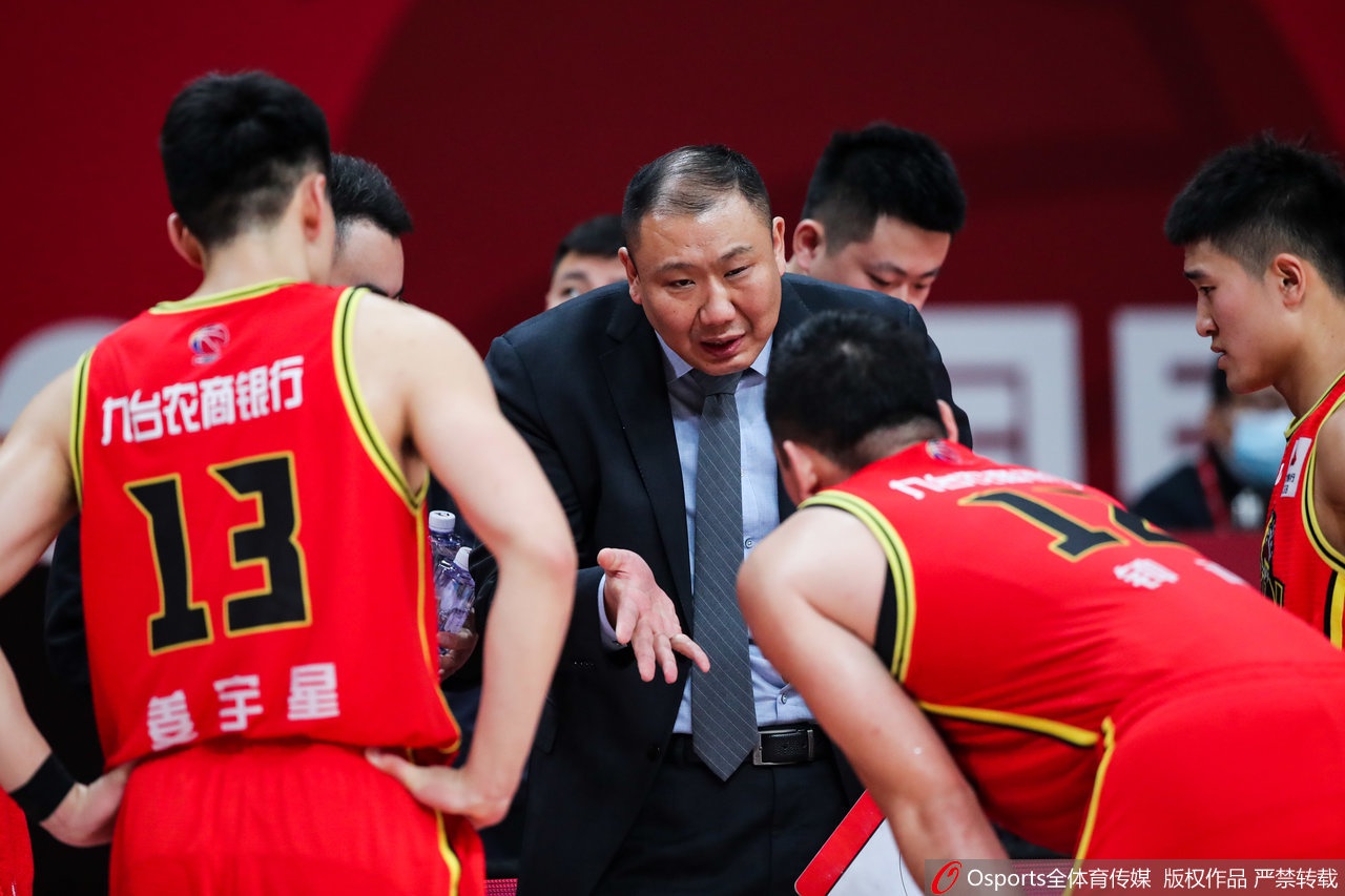 [CBA第15轮]山东111-105吉林 高诗岩砍35分17助攻