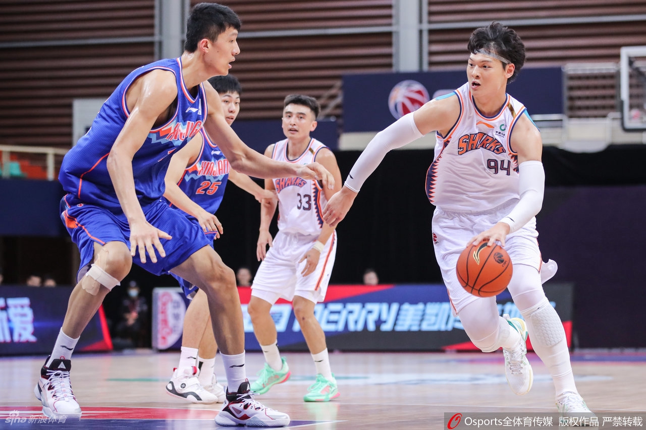 [CBA季前赛]新疆89-88上海 王哲林16+9