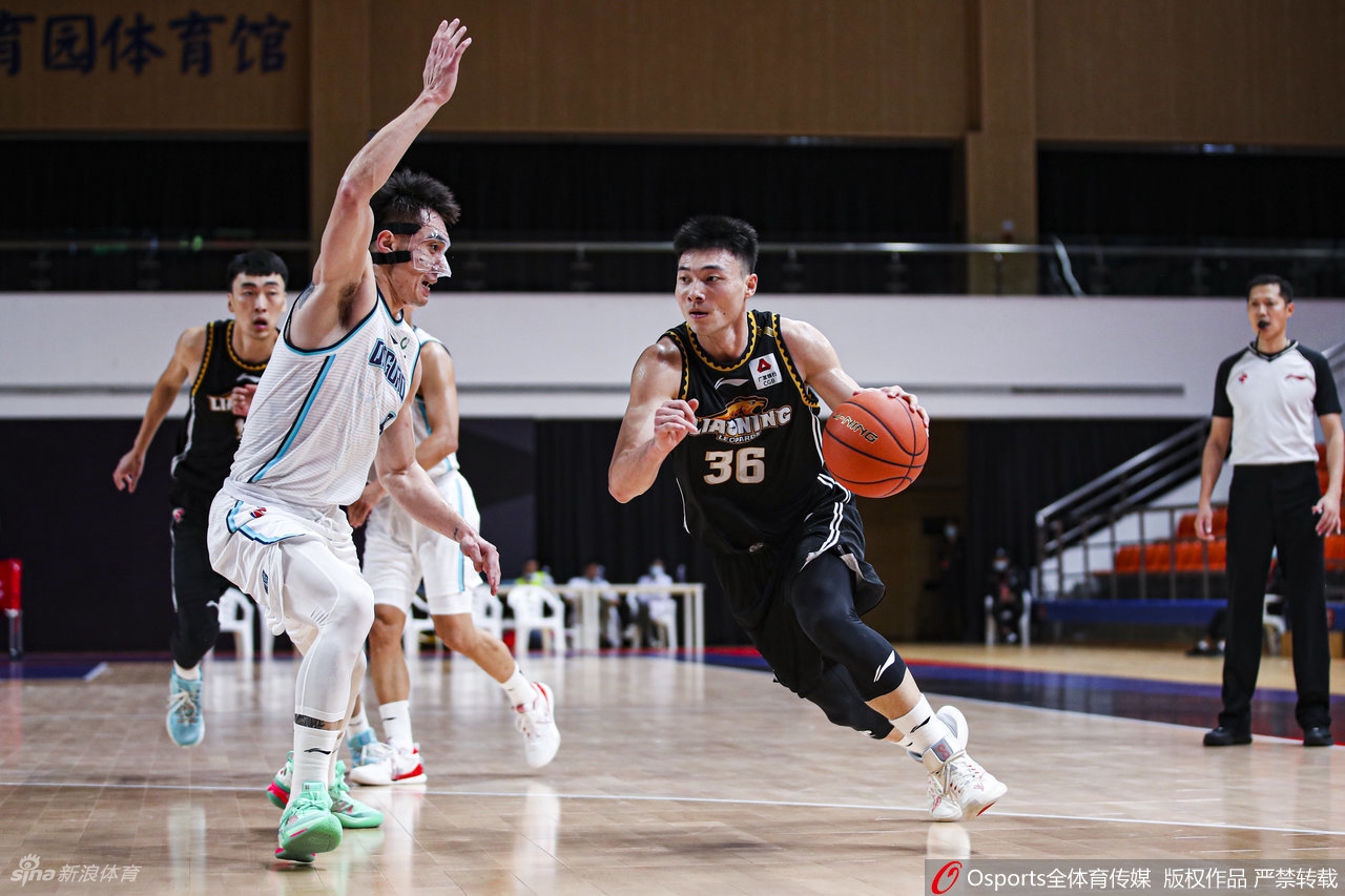 [CBA季前赛]辽宁96-67青岛 张镇麟15分