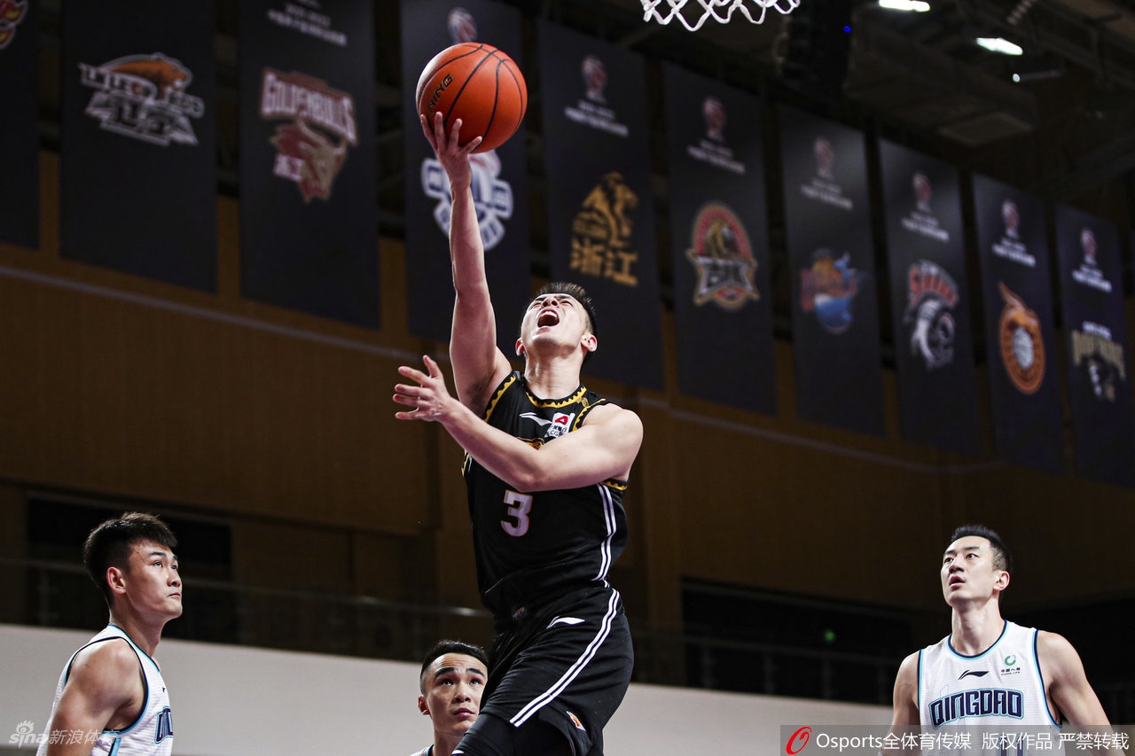 [CBA季前赛]辽宁96-67青岛 张镇麟15分