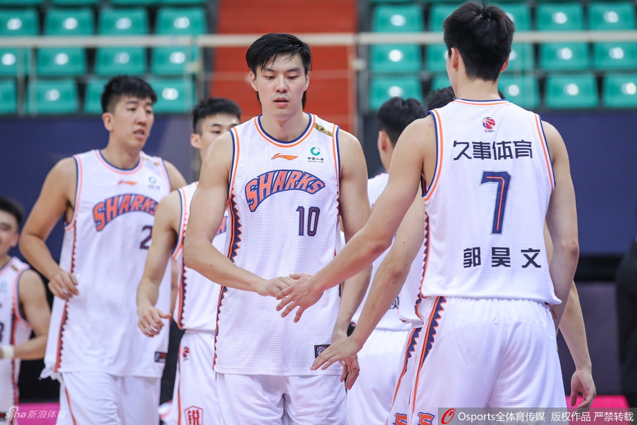 [CBA季前赛]新疆89-88上海 王哲林16+9