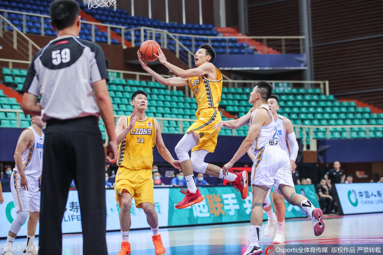 [CBA季前赛]广厦61-59北京 孙铭徽罚球绝杀