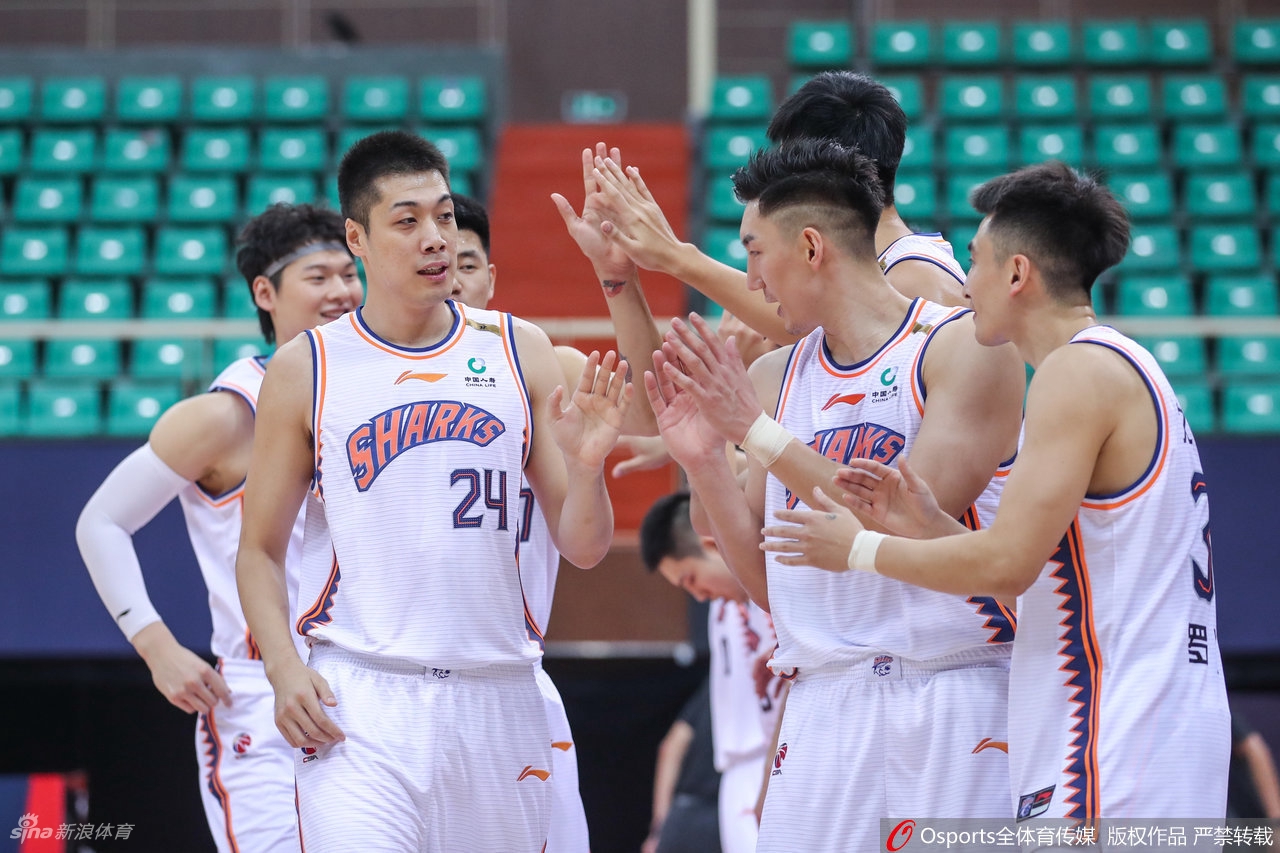 [CBA季前赛]新疆89-88上海 王哲林16+9