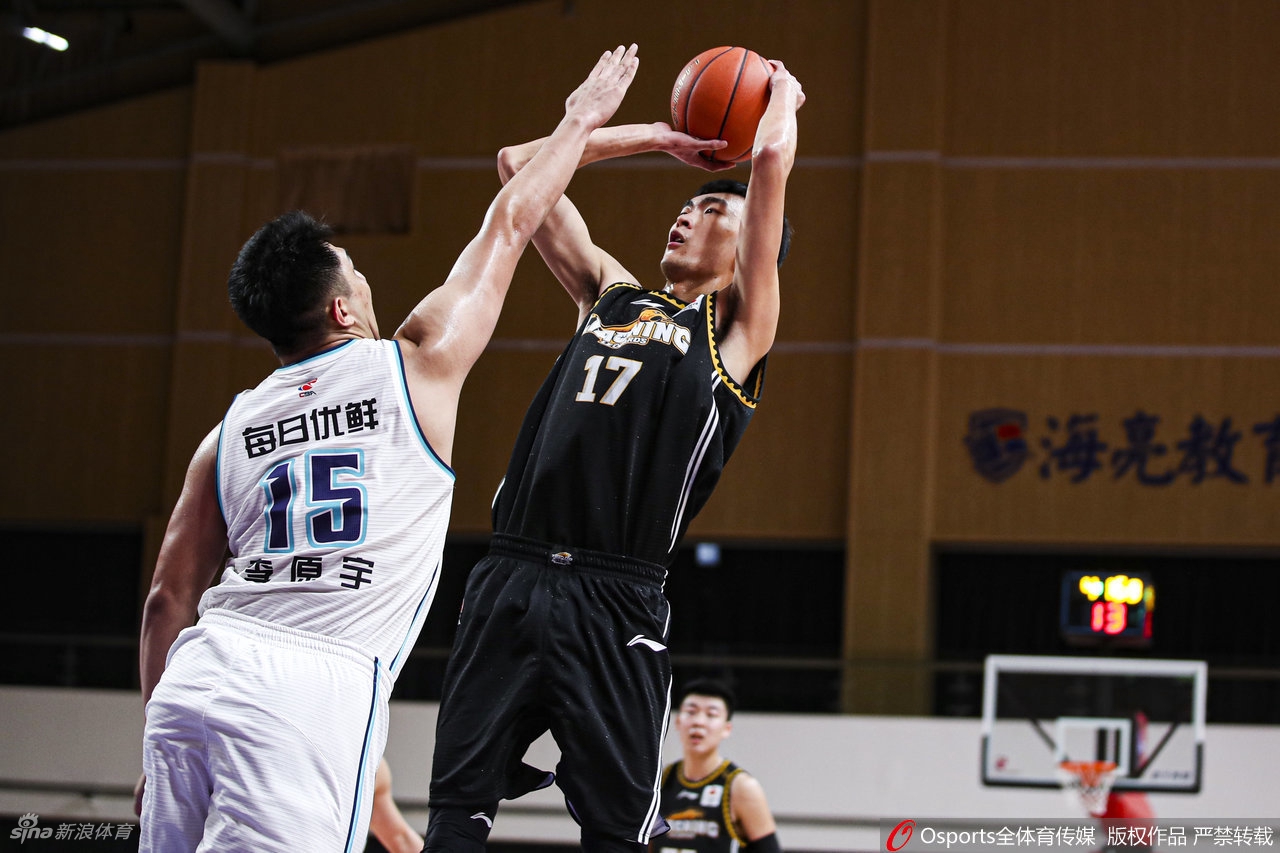 [CBA季前赛]辽宁96-67青岛 张镇麟15分