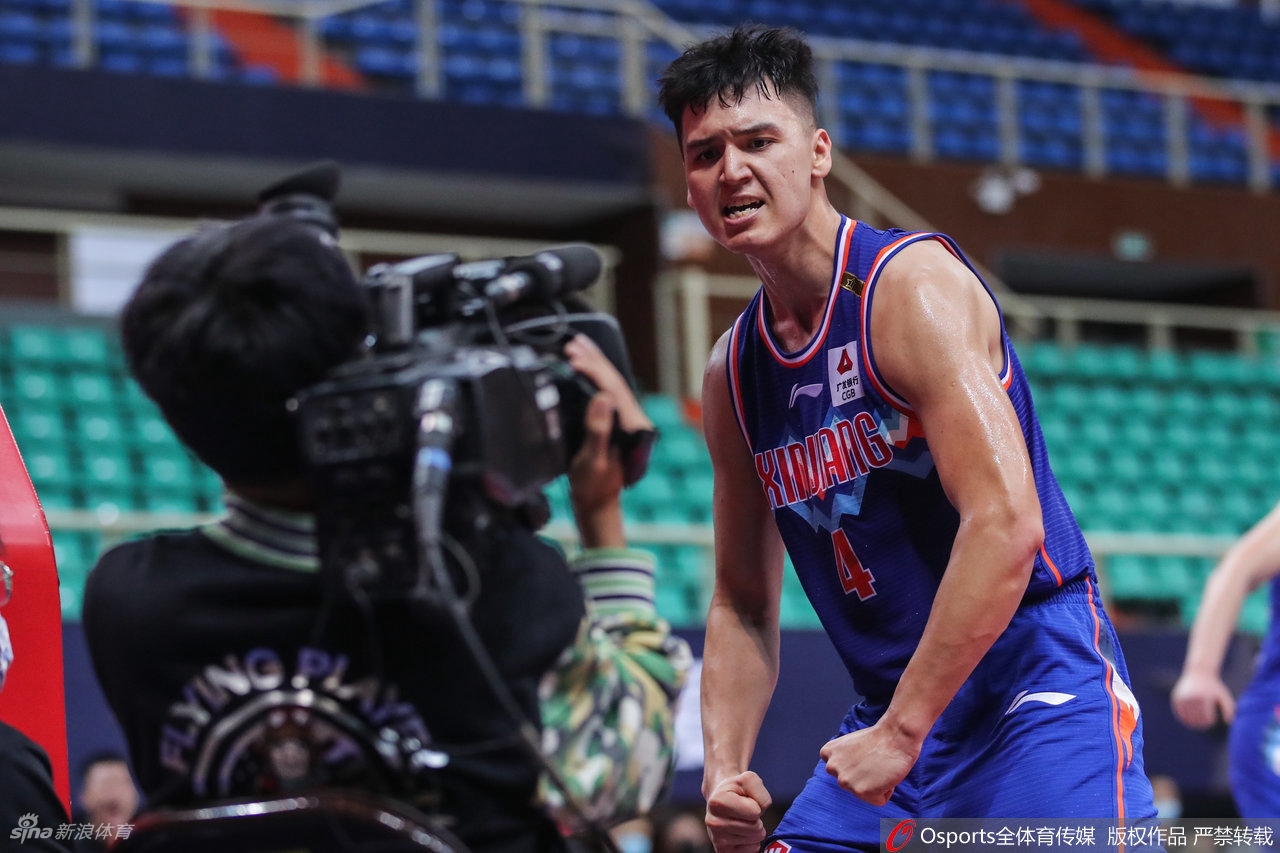 [CBA季前赛]新疆89-88上海 王哲林16+9