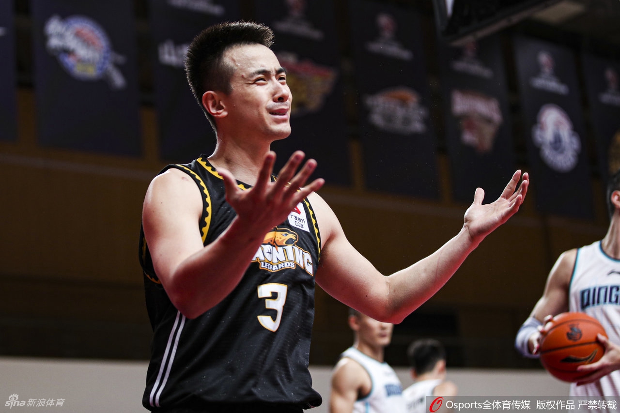 [CBA季前赛]辽宁96-67青岛 张镇麟15分