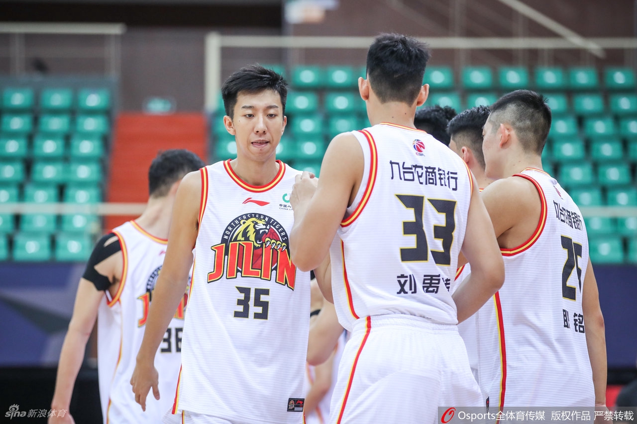 [CBA季前赛]广东70-74吉林 易建联15分