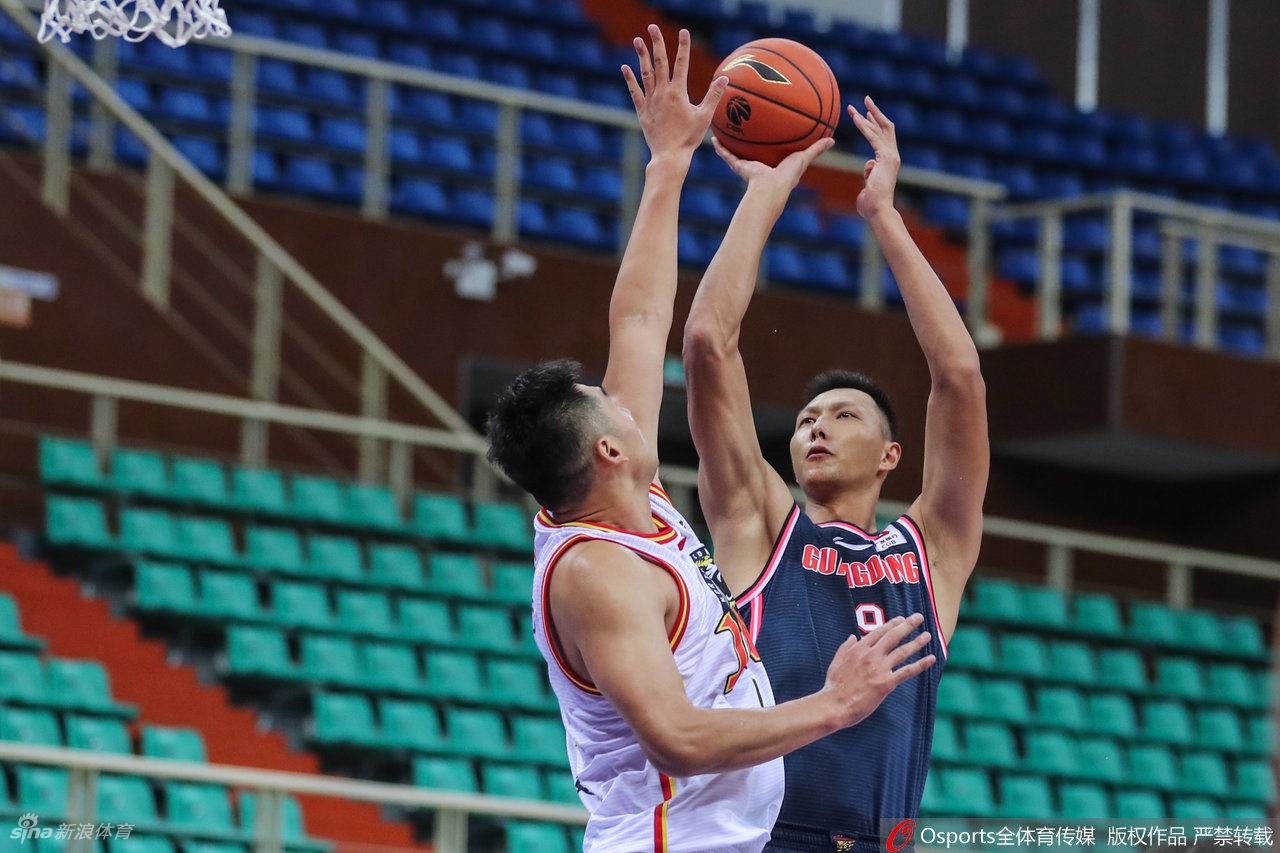 [CBA季前赛]广东70-74吉林 易建联15分