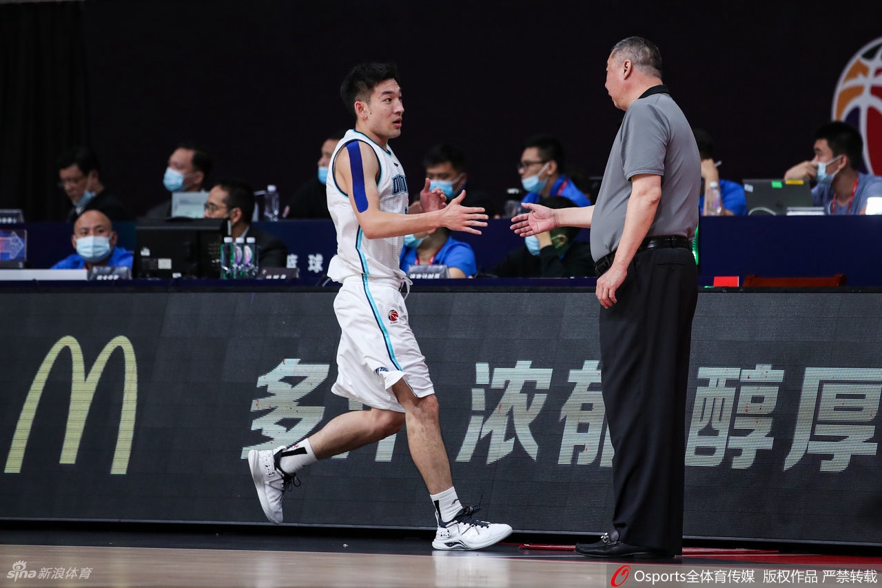 [CBA]青岛90-103广东 胡明轩25分