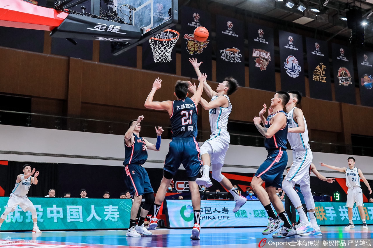 [CBA]青岛90-103广东 胡明轩25分