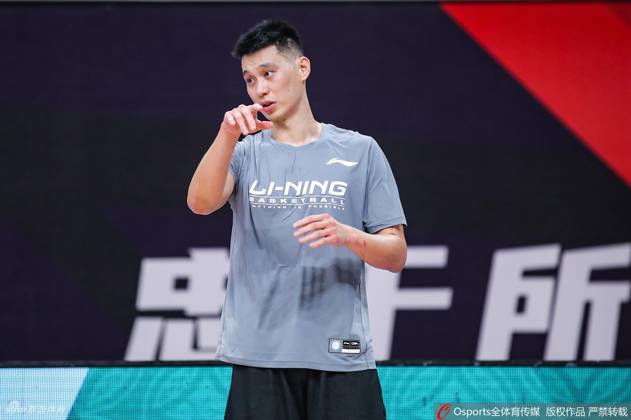 林书豪现身赛前热身 挥汗如雨期待上阵