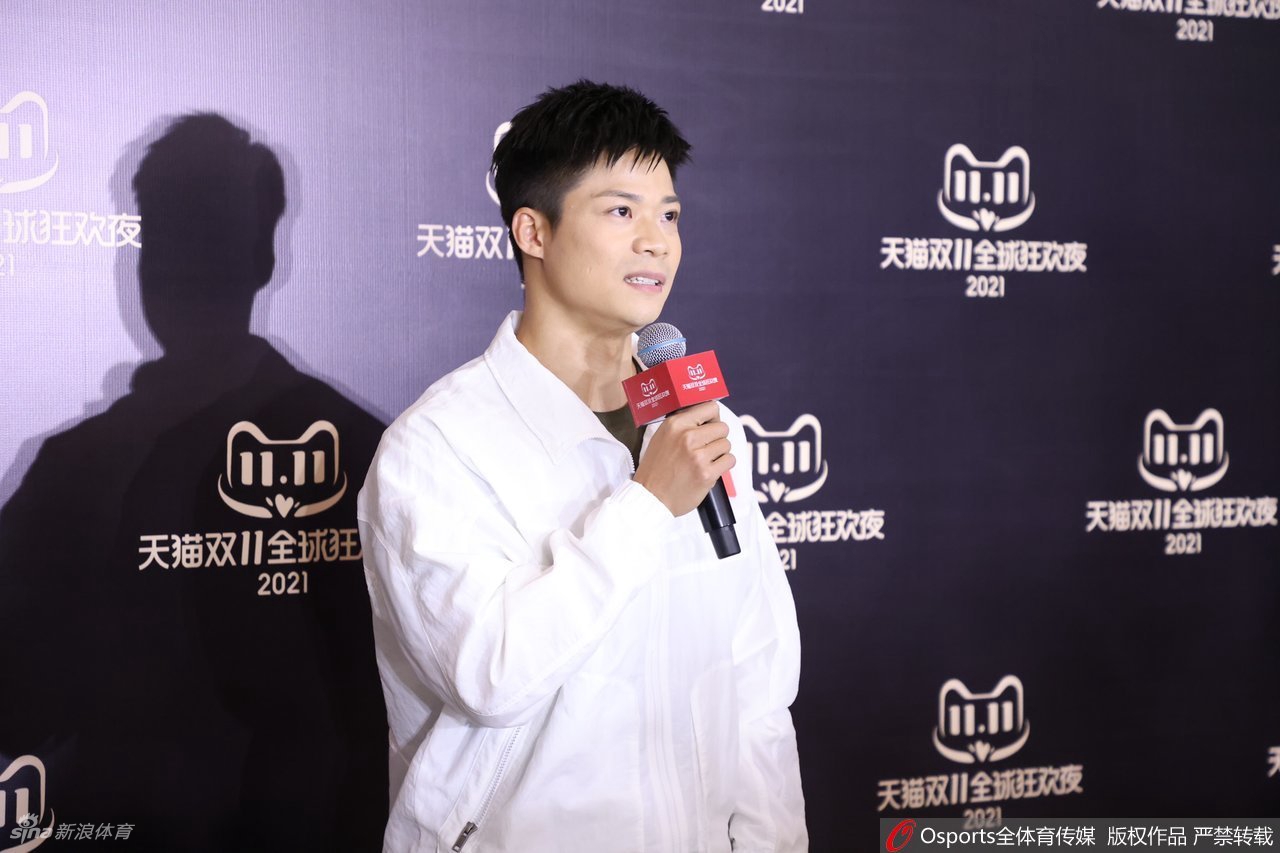 苏炳添现身双11狂欢夜 为冬奥送鼓励