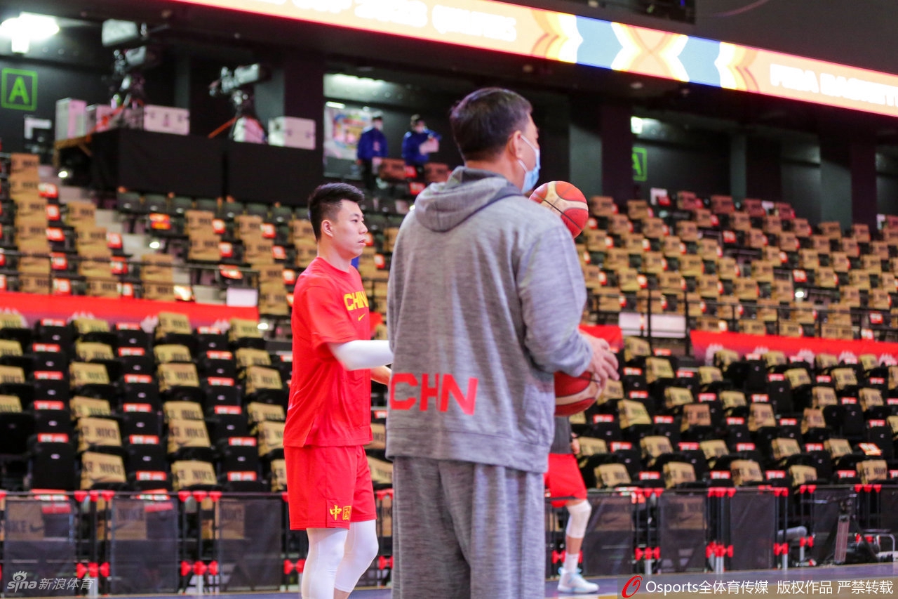 [男篮世预赛]中国男篮79比63战胜日本男篮