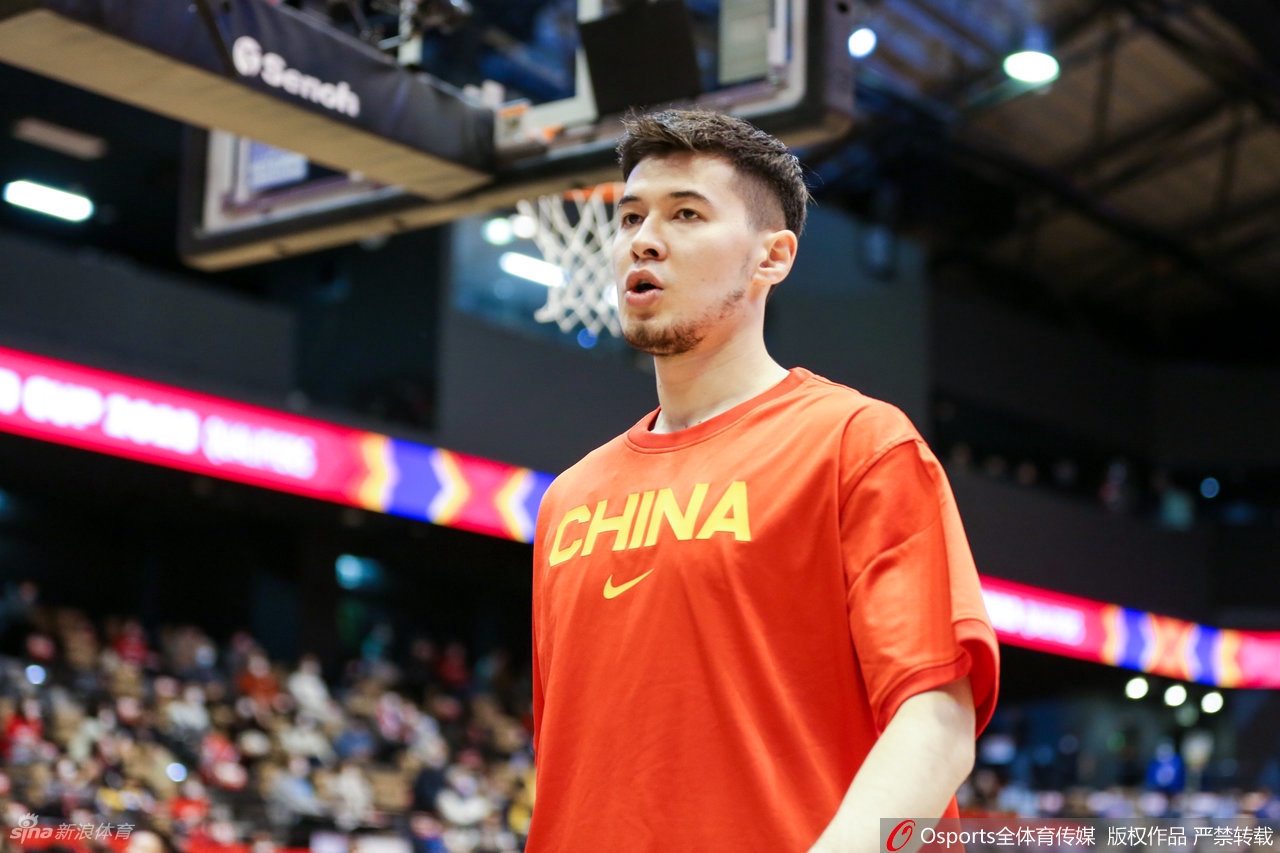 [男篮世预赛]中国男篮79比63战胜日本男篮