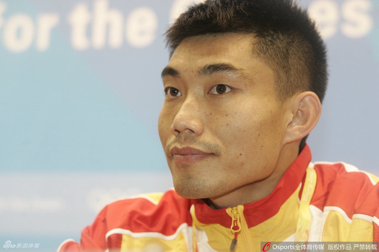 郑智出任广州队执行主教练兼球员