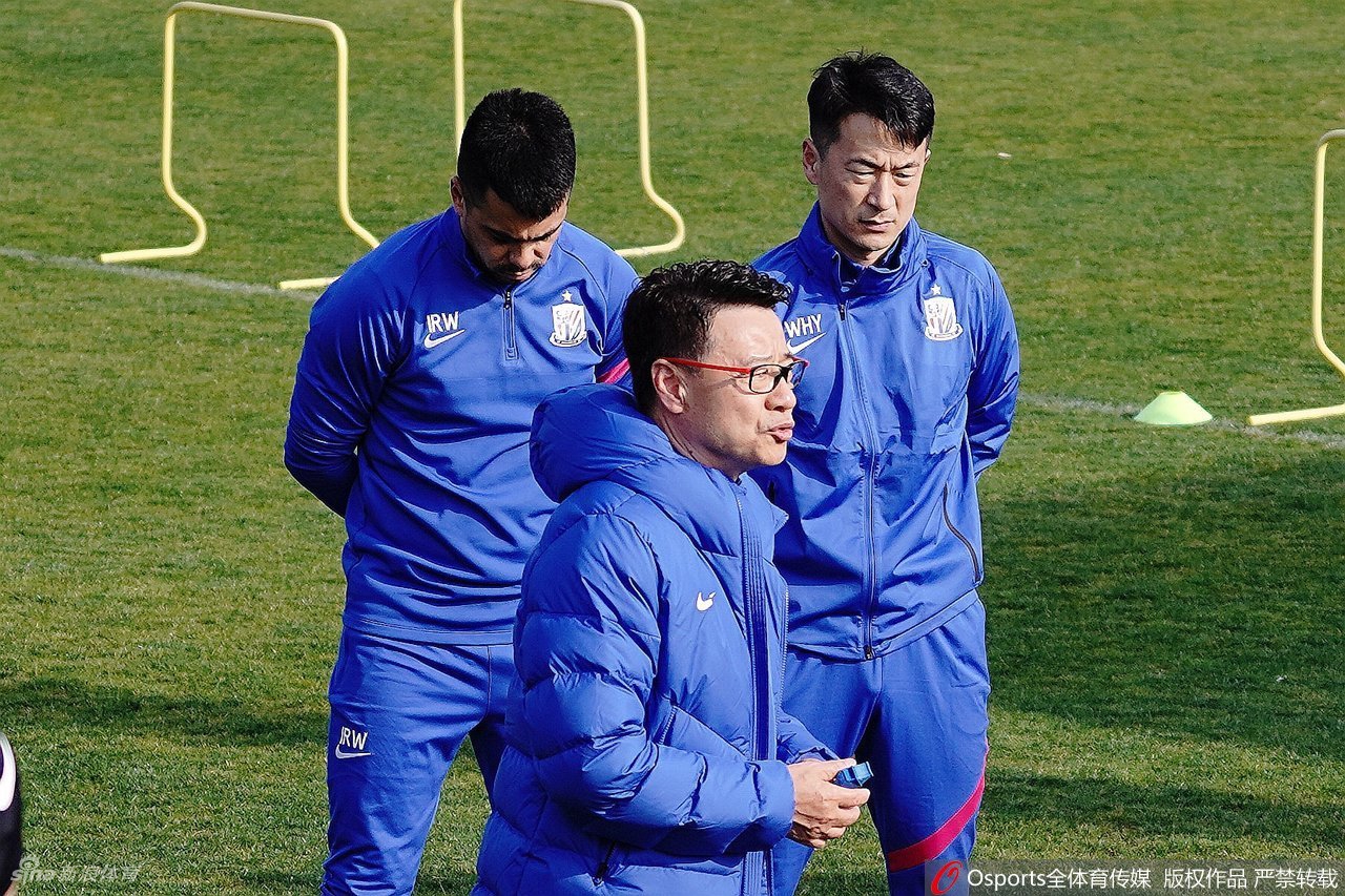 申花新帅吴金贵领衔新赛季开放日：主要任务是保级