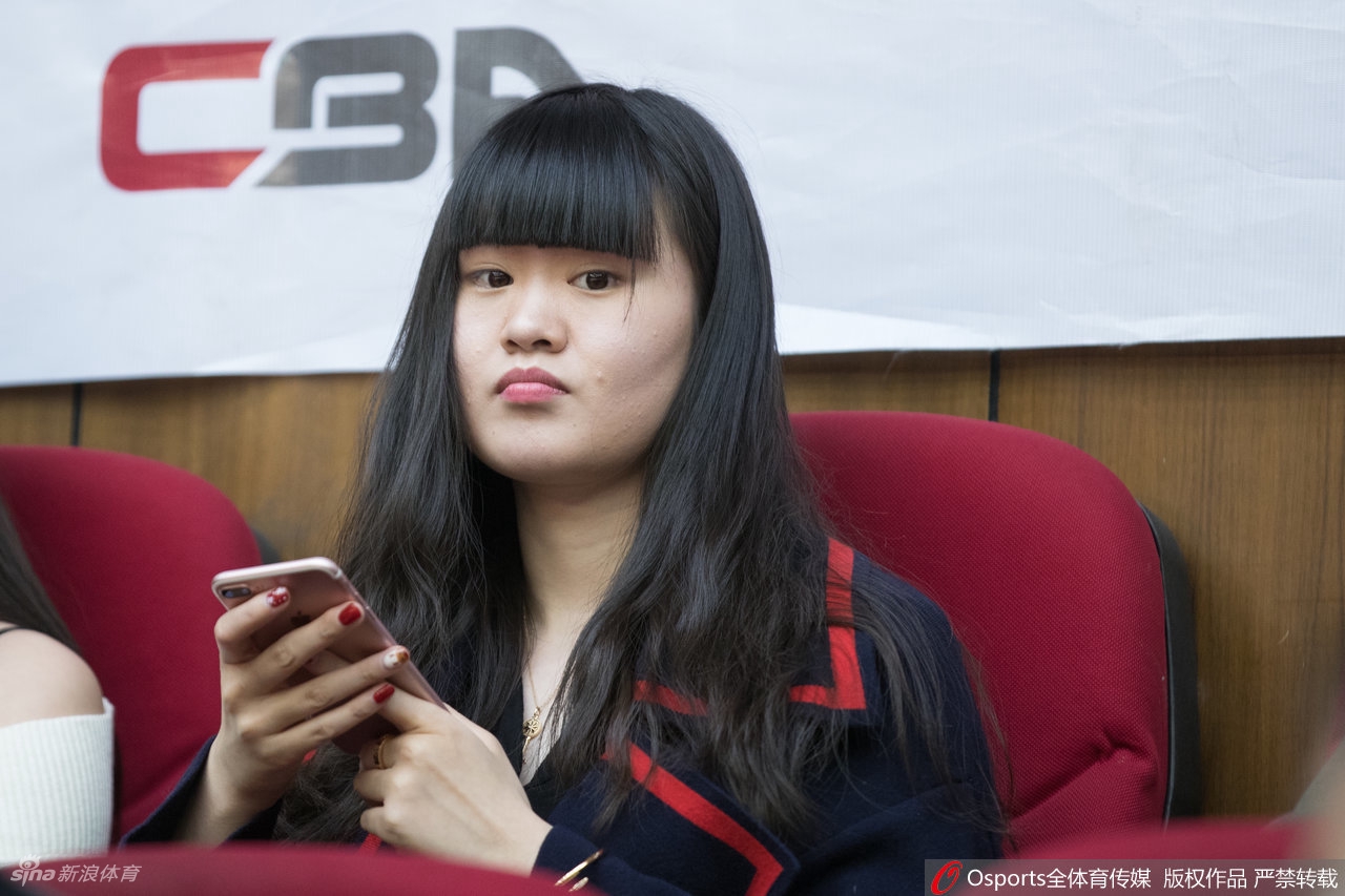 女神们快乐！致敬中国篮坛球员的另一半