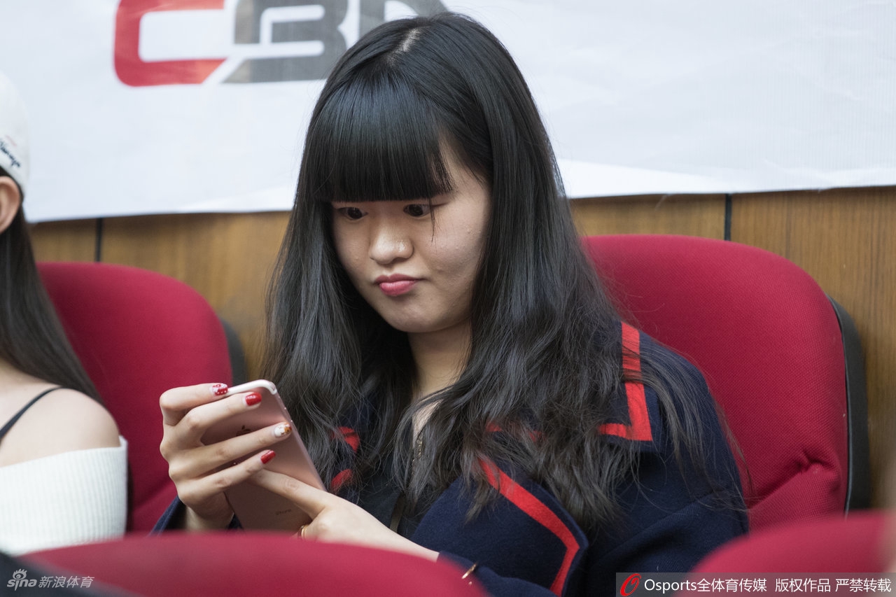 女神们快乐！致敬中国篮坛球员的另一半