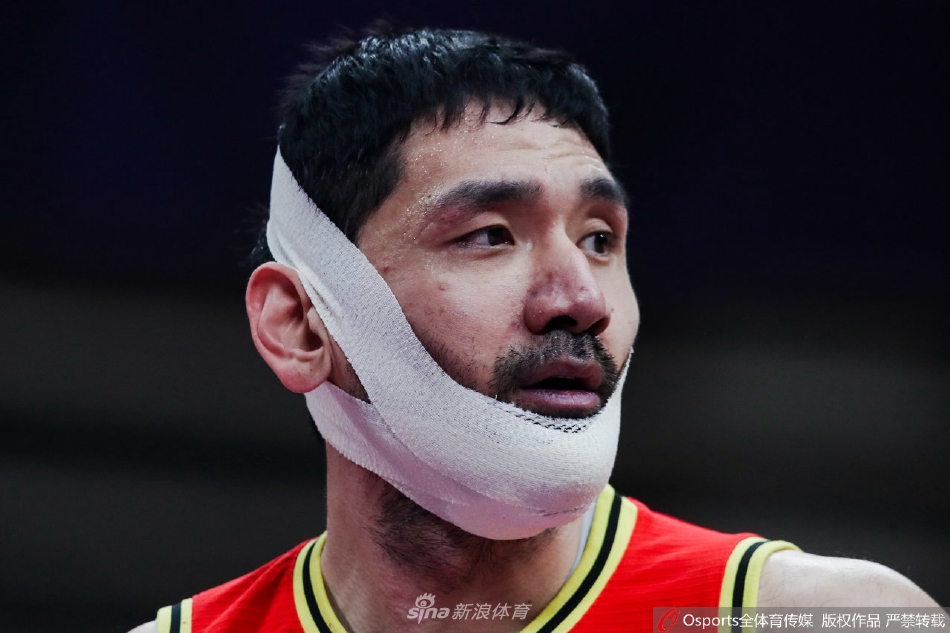 2021-2022赛季CBA联赛关键词：血染赛场