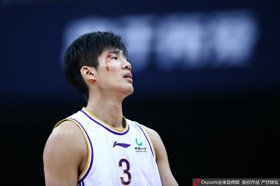 2021-2022赛季CBA联赛关键词：血染赛场