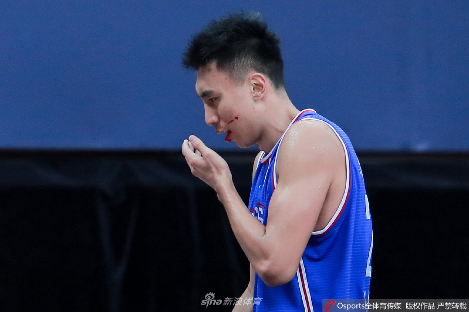 2021-2022赛季CBA联赛关键词：血染赛场