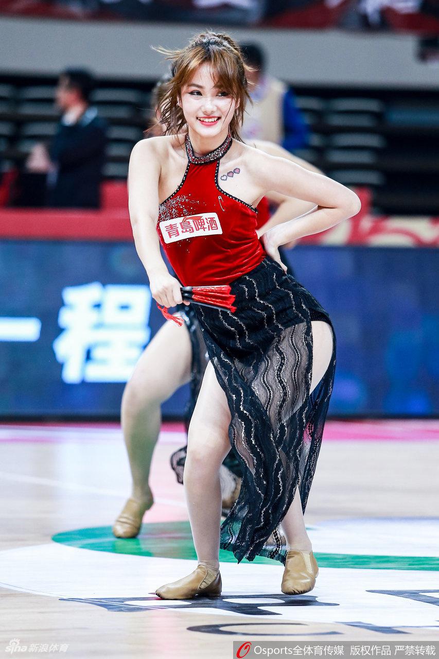 CBA拉拉队13轮回顾 皮裤辣妹vs美少女战士