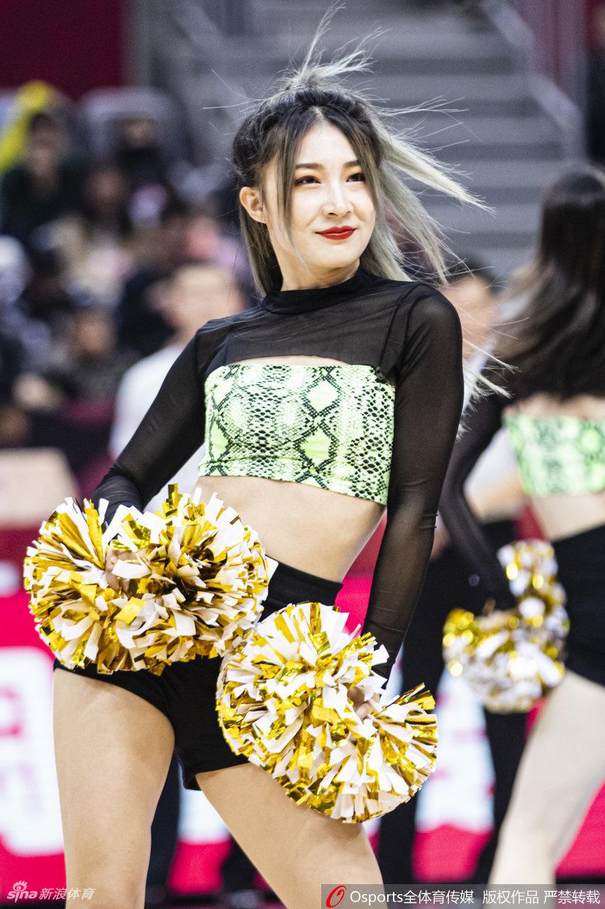 CBA拉拉队13轮回顾 皮裤辣妹vs美少女战士