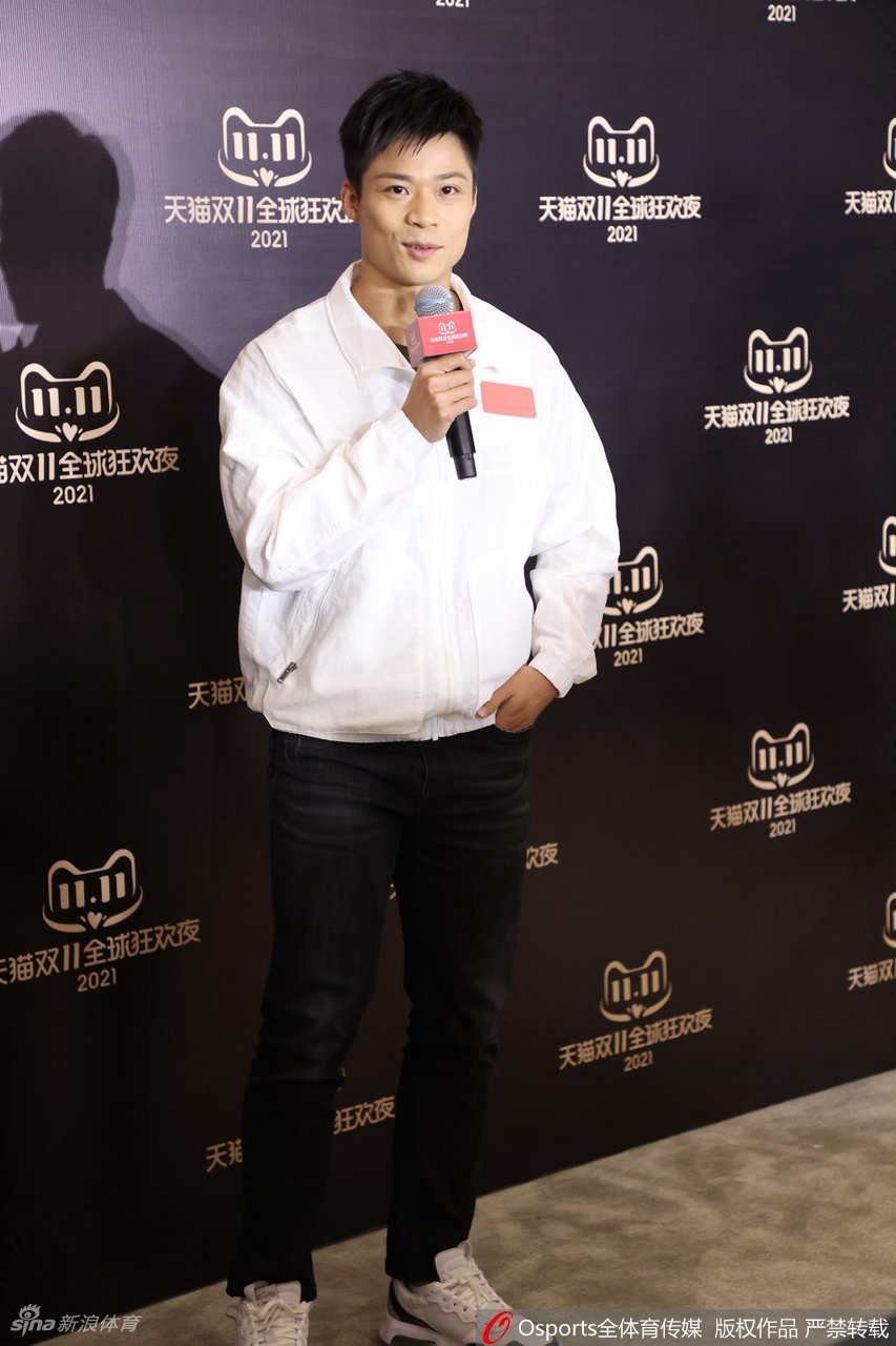 苏炳添现身双11狂欢夜 为冬奥送鼓励