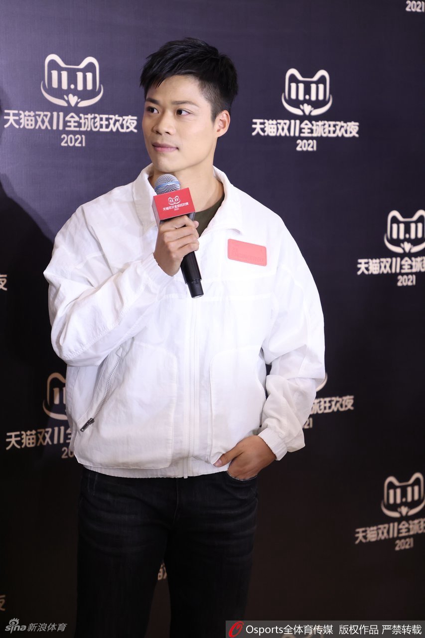 苏炳添现身双11狂欢夜 为冬奥送鼓励