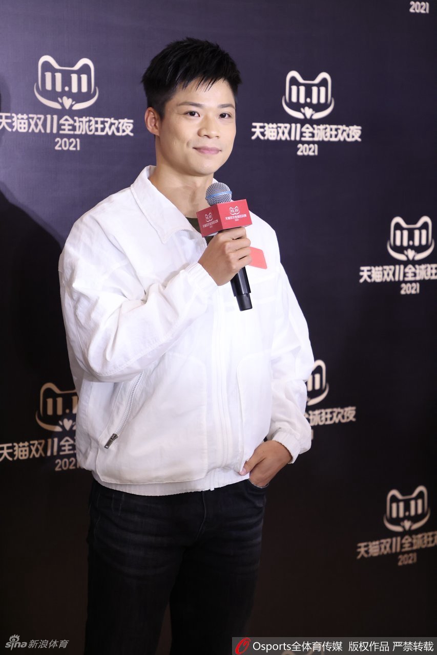 苏炳添现身双11狂欢夜 为冬奥送鼓励