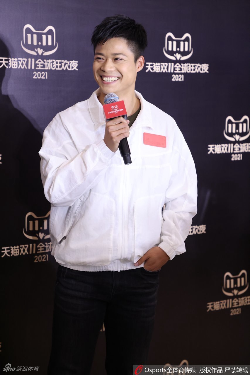 苏炳添现身双11狂欢夜 为冬奥送鼓励