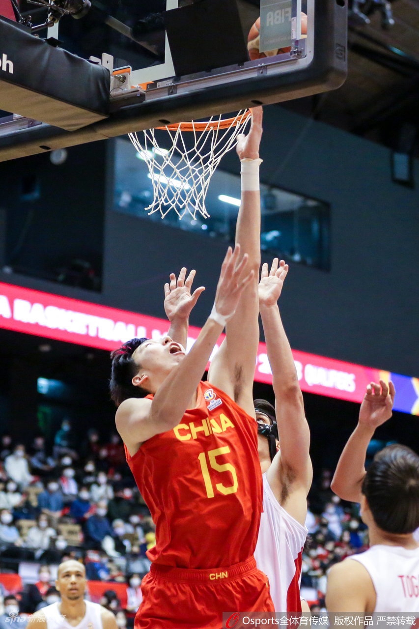 [男篮世预赛]中国男篮79比63战胜日本男篮