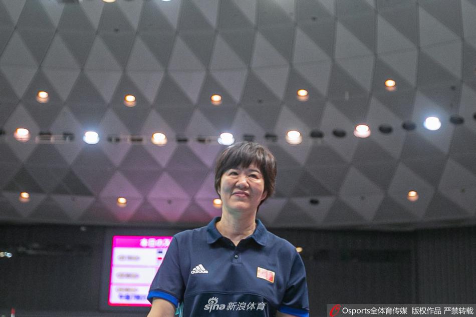 郎平59岁生日快乐回顾"铁榔头"到"郎妈妈"