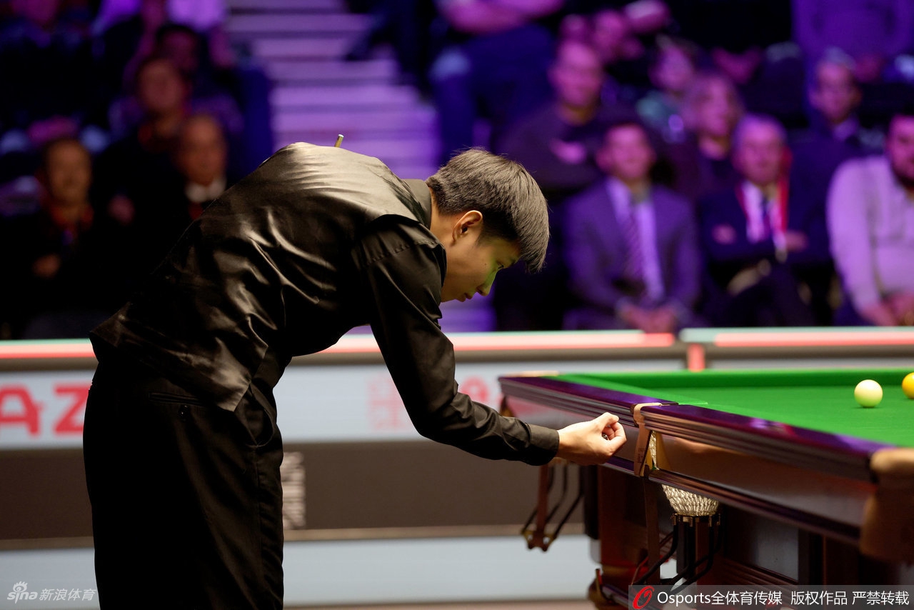 斯诺克英锦赛赵心童首次夺冠