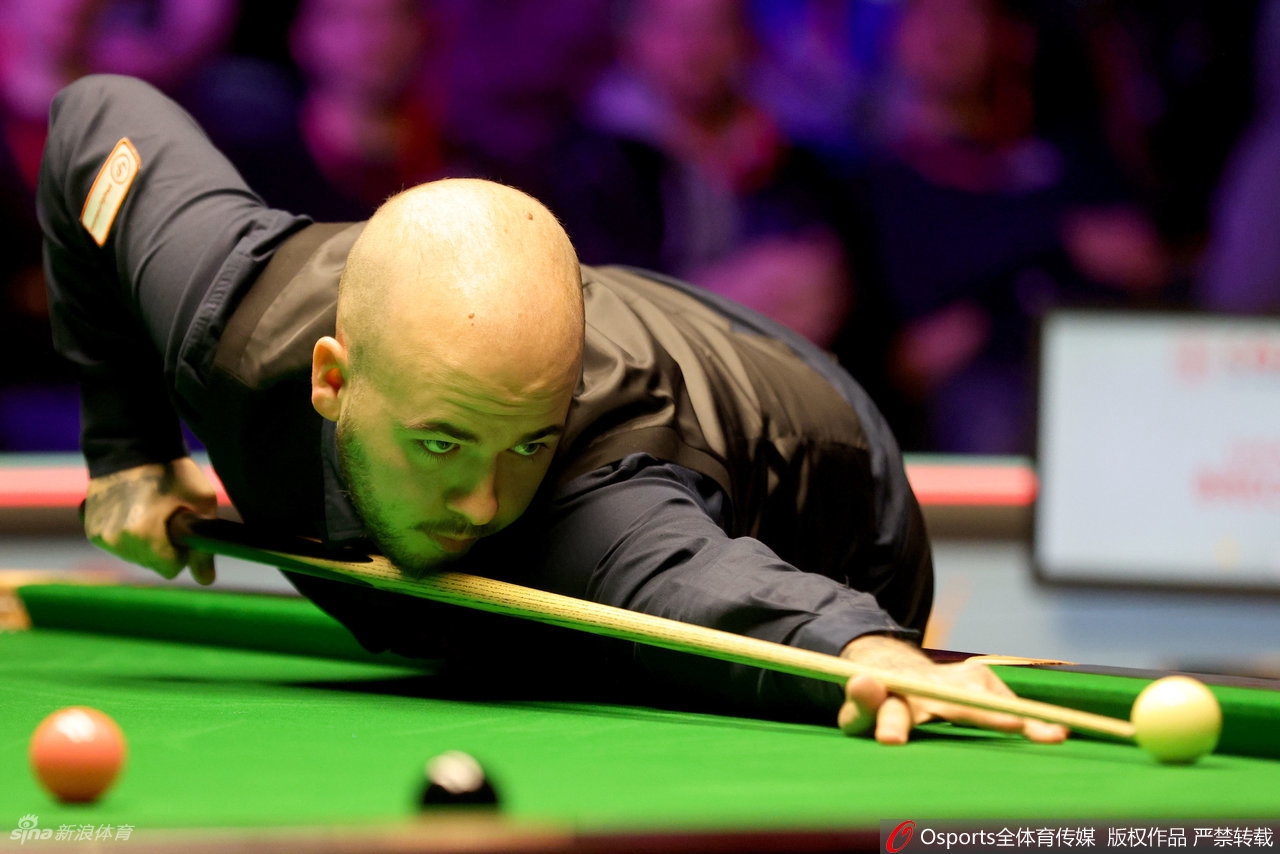斯诺克英锦赛赵心童首次夺冠