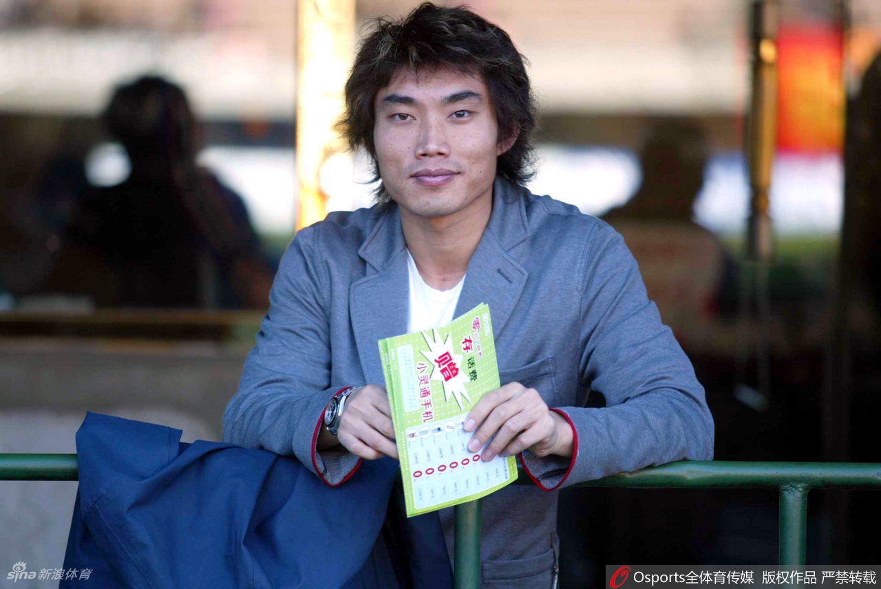 郑智出任广州队执行主教练兼球员