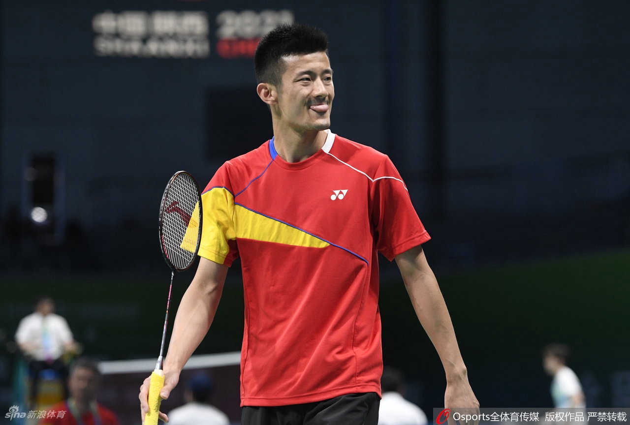 全运羽毛球男单1/4决赛 谌龙2-0晋级四强