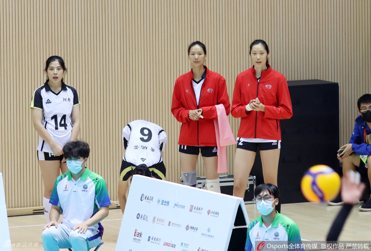 [全运]河南女排0-3遭上海横扫 朱婷伤停变送水工