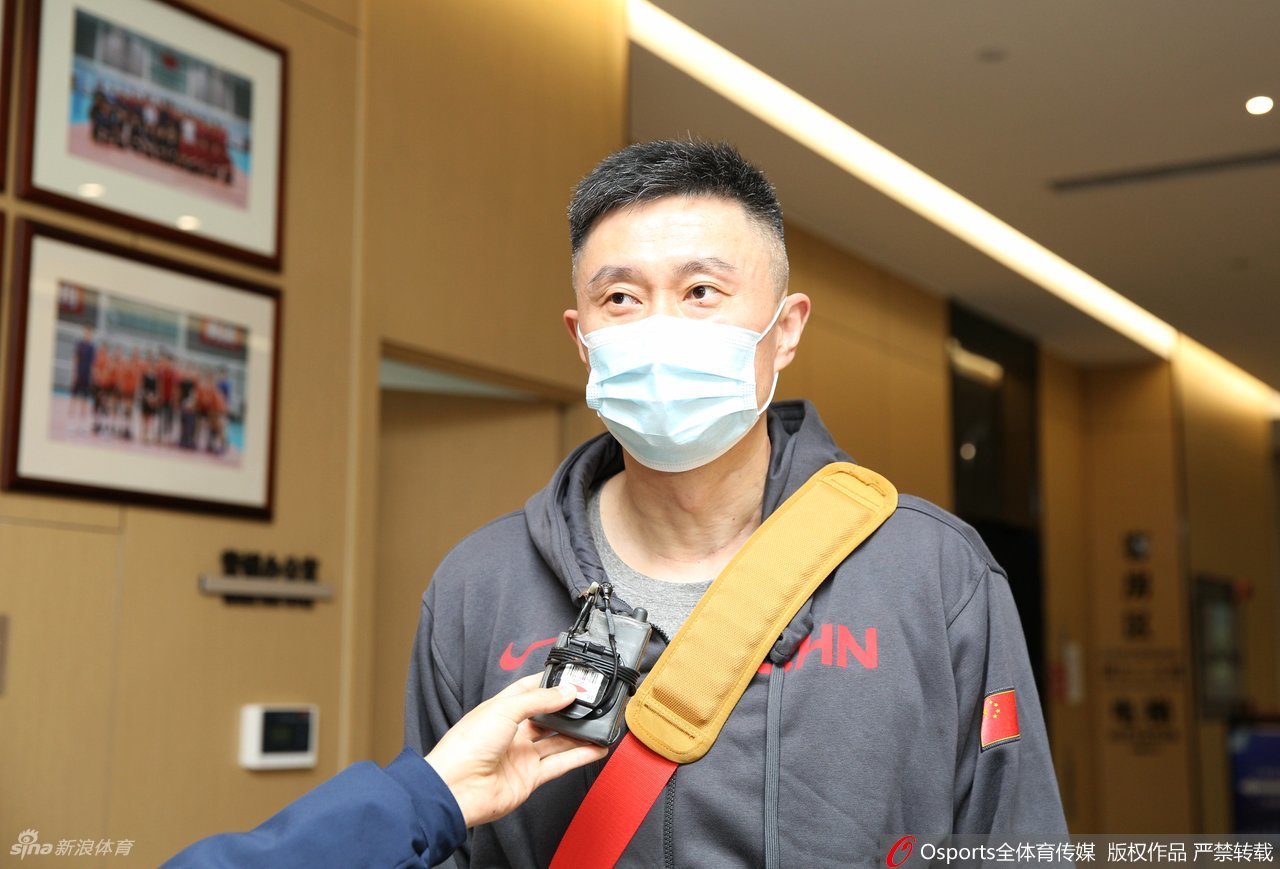 出征预选赛！中国男篮启程前往日本